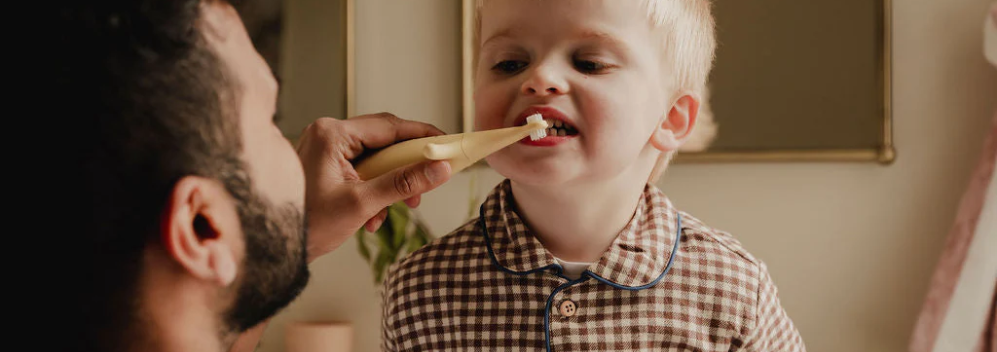 How to Brush Baby Teeth Properly: Tips for Stress-Free Brushing