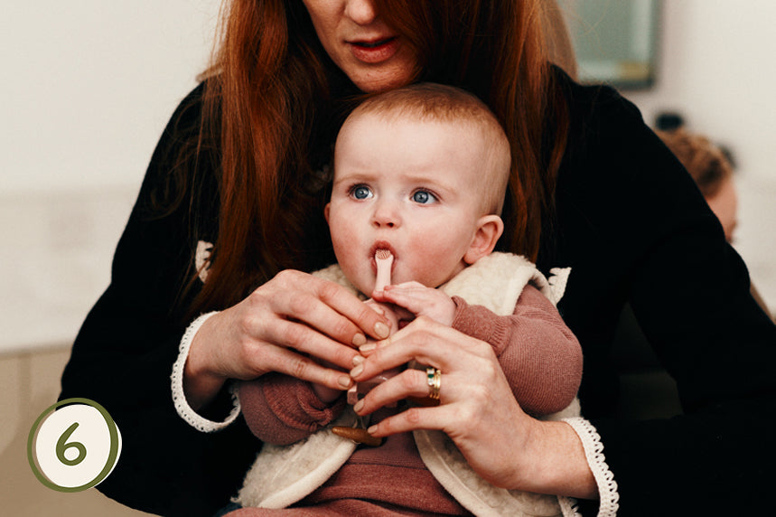 Little Brushies electric toothbrush for babies and children help baby brush teeth